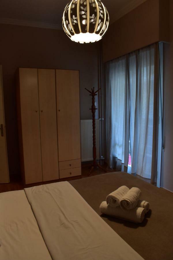 Chic Central Apartment In Evangelismos Metro Station Athena Bagian luar foto