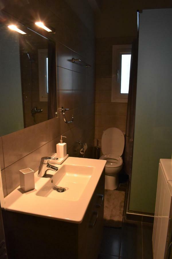 Chic Central Apartment In Evangelismos Metro Station Athena Bagian luar foto