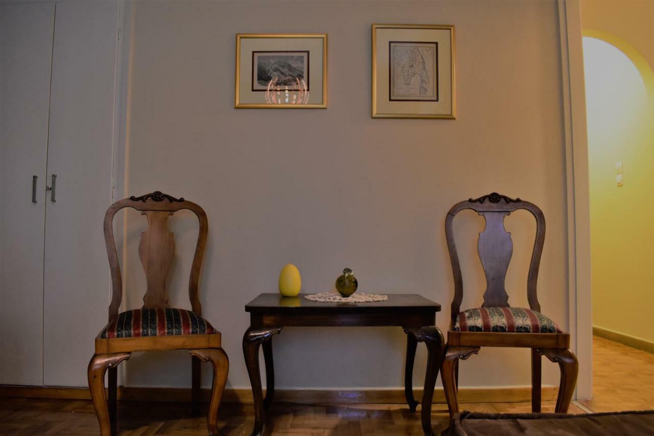 Chic Central Apartment In Evangelismos Metro Station Athena Bagian luar foto