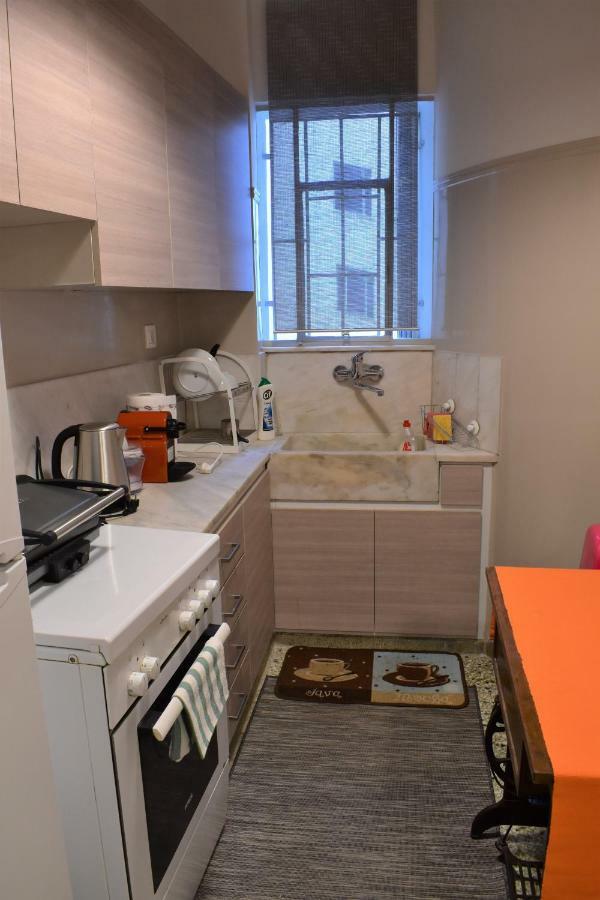 Chic Central Apartment In Evangelismos Metro Station Athena Bagian luar foto