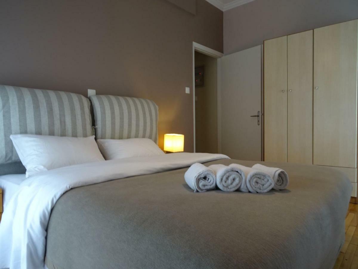 Chic Central Apartment In Evangelismos Metro Station Athena Bagian luar foto
