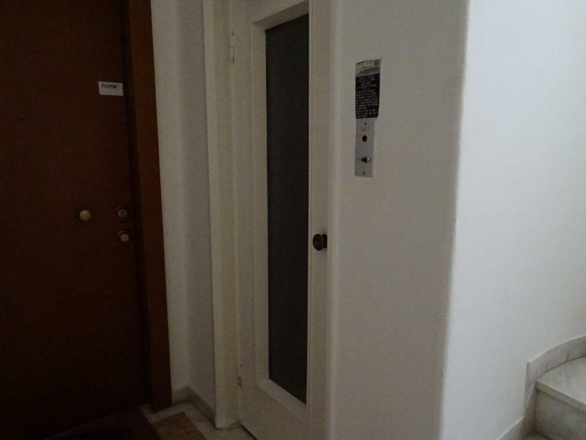 Chic Central Apartment In Evangelismos Metro Station Athena Bagian luar foto